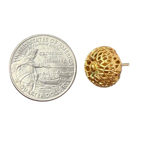 Vintage Monet Gold Tone Filagree Ball Stud Clip On Earrings - Picture 4 of 7